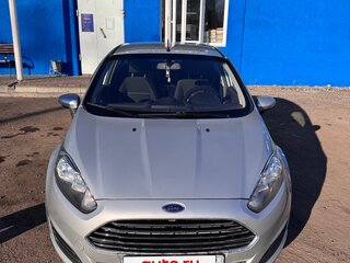 2015 Ford Fiesta Mk6 Рестайлинг, серебристый, 839000 рублей, вид 2