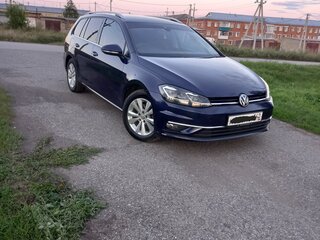 2017 Volkswagen Golf VII Рестайлинг, синий, 1250000 рублей, вид 3