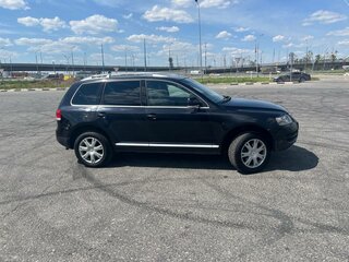 2006 Volkswagen Touareg I Рестайлинг, чёрный, 1050000 рублей, вид 3