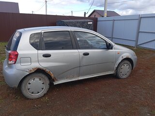 2004 Chevrolet Aveo I, серебристый, 130000 рублей, вид 3