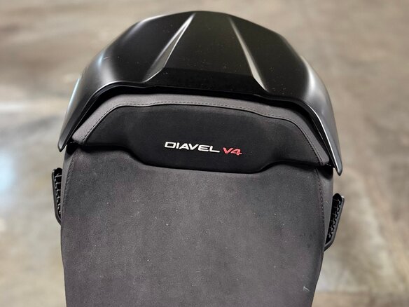 2023 Ducati Diavel V4, чёрный, 2500000 рублей - вид 18