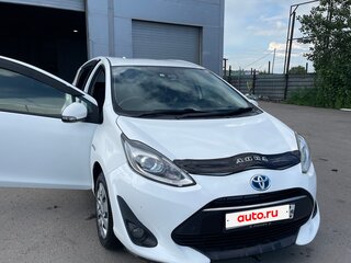 2017 Toyota Aqua I Рестайлинг 2, белый, 1200000 рублей, вид 1
