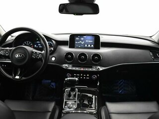 2019 Kia Stinger I, красный, 2140000 рублей, вид 5
