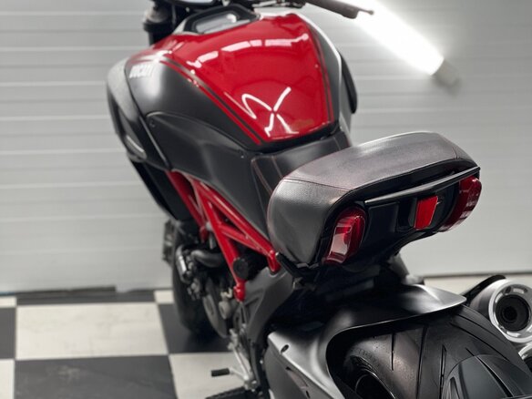 2012 Ducati Diavel, серый, 1270000 рублей - вид 27
