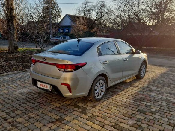 2018 Kia Rio IV, бежевый, 1550000 рублей - вид 14