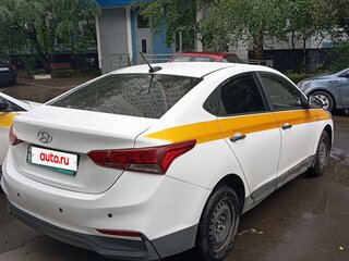 2018 Hyundai Solaris II, серебристый, 760000 рублей, вид 5