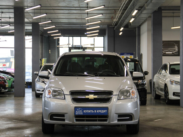 2010 Chevrolet Aveo I Рестайлинг, серебристый, 495000 рублей - вид 1