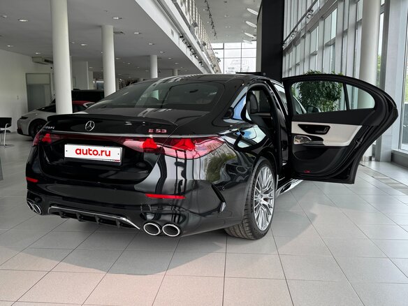 2025 Mercedes-Benz E-Класс AMG 53 AMG VI (W214), чёрный - вид 3
