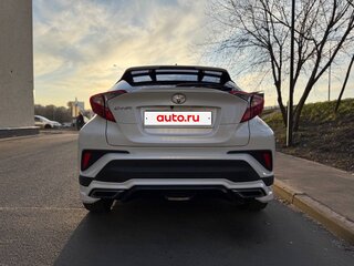 2019 Toyota C-HR I Рестайлинг, белый, 2045000 рублей, вид 4