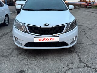 2013 Kia Rio III, белый, 680000 рублей, вид 1