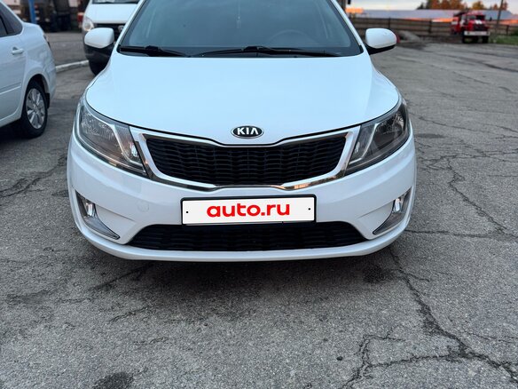2013 Kia Rio III, белый, 680000 рублей