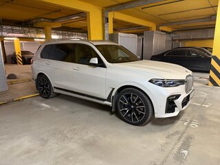 2022 BMW X7 40d I (G07), белый, 9800000 рублей, вид 3
