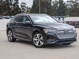 2024 Audi Q8 e-tron 50, чёрный, 10543850 рублей, вид 1