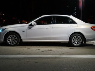 2011 Mercedes-Benz E-Класс 200 7G-Tronic IV (W212, S212, C207), белый, 1890000 рублей, вид 5
