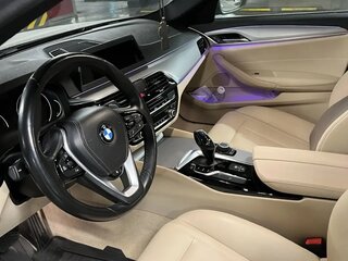 2019 BMW 5 серии 520i VII (G30/G31/G38), чёрный, 3400000 рублей, вид 4