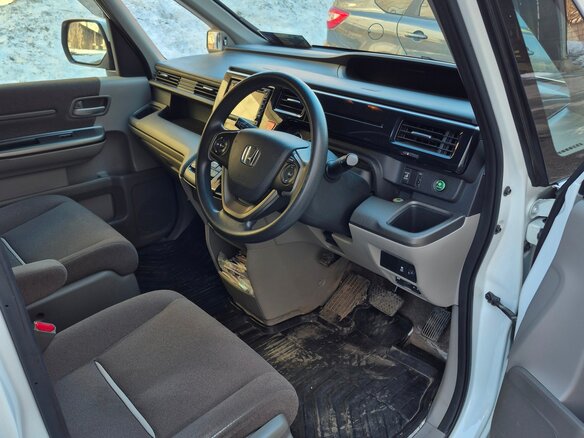 2016 Honda Stepwgn V, белый, 1449999 рублей - вид 9