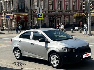 2013 Chevrolet Aveo II, серебристый, 580000 рублей, вид 4