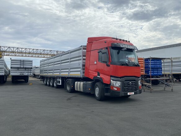 2017 Renault T-Series, красный, 3950000 рублей - вид 16