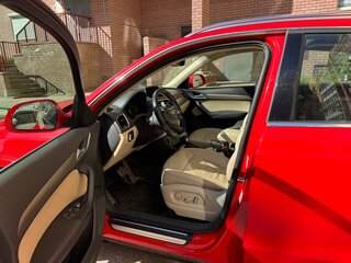 2017 Audi Q3 I (8U) Рестайлинг, красный, 2500000 рублей, вид 2