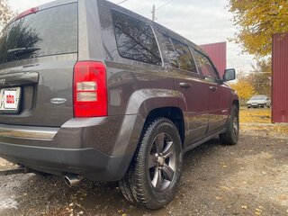 2015 Jeep Liberty (Patriot), серый, 2500000 рублей, вид 3