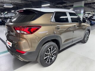 2020 Chevrolet TrailBlazer III, коричневый, 2000000 рублей, вид 4