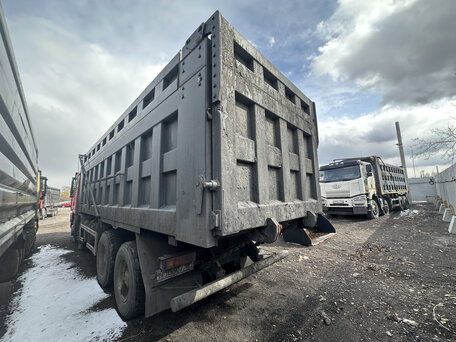2022 Shacman (Shaanxi) SX3318, красный, 1558000 рублей, вид 4