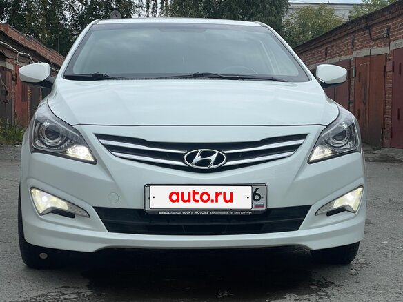 2015 Hyundai Solaris I Рестайлинг, белый, 1500000 рублей - вид 4