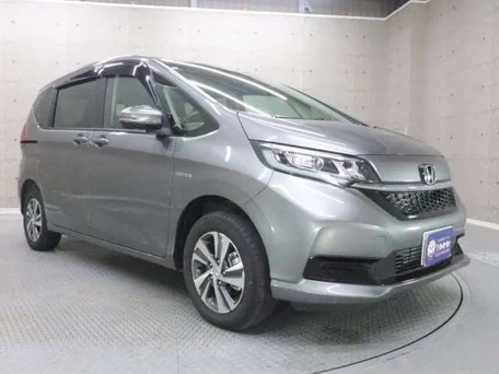 2022 Honda Freed II Рестайлинг, серебристый, 1700000 рублей, вид 1
