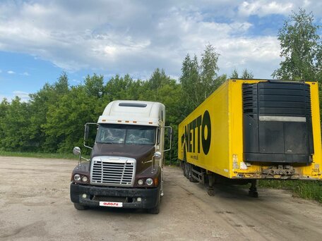 2003 Freightliner Columbia, белый, 3400000 рублей, вид 1