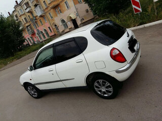 1999 Toyota Duet, белый, 590000 рублей, вид 4