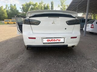 2010 Mitsubishi Lancer X, белый, 700000 рублей, вид 3