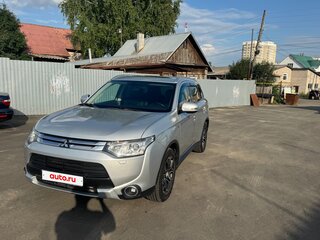 2014 Mitsubishi Outlander III Рестайлинг, серебристый, 2200000 рублей, вид 2