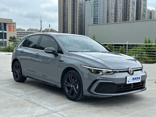 2023 Volkswagen Golf VIII, серебристый, 1850001 рублей, вид 3