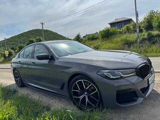 2020 BMW 5 серии 530i xDrive VII (G30/G31/G38) Рестайлинг, серый, 5250000 рублей, вид 3