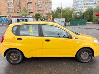 2009 Chevrolet Aveo I Рестайлинг, жёлтый, 310000 рублей, вид 2