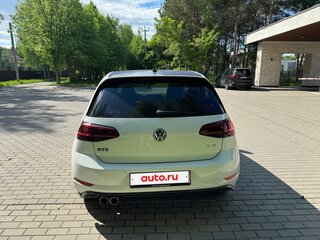 2019 Volkswagen Golf GTE VII Рестайлинг, белый, 2250000 рублей, вид 5