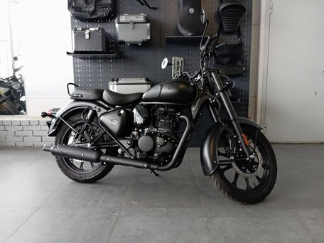 2026 Royal Enfield Classic 350, чёрный, 520000 рублей, вид 2