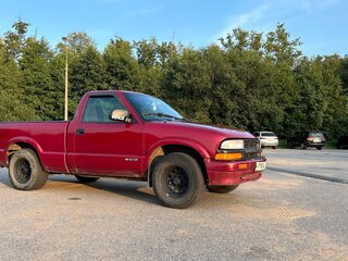 1995 Chevrolet S-10 Pickup II, пурпурный, 700000 рублей, вид 3