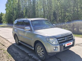 2008 Mitsubishi Pajero IV, серебристый, 2300000 рублей, вид 3