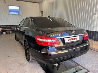 2009 Mercedes-Benz E-Класс 250 5G-Tronic IV (W212, S212, C207), чёрный, 1650000 рублей, вид 3