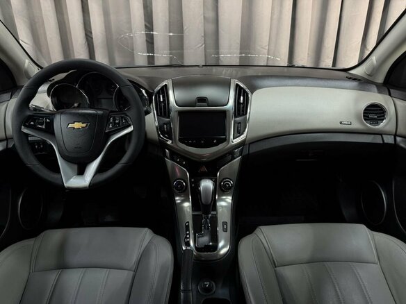 2013 Chevrolet Cruze I Рестайлинг, белый - вид 9