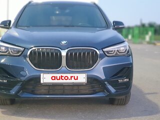 2021 BMW X1 18d xDrive II (F48) Рестайлинг, синий, 3100000 рублей, вид 2