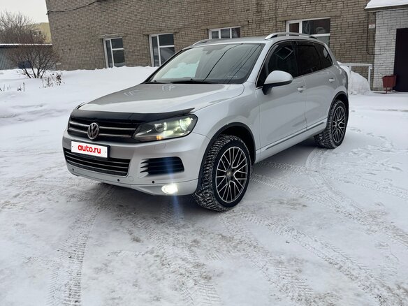 2011 Volkswagen Touareg II, серебристый, 2000000 рублей
