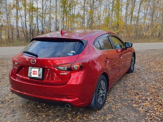 2017 Mazda Axela III Рестайлинг, красный, 1500000 рублей, вид 2
