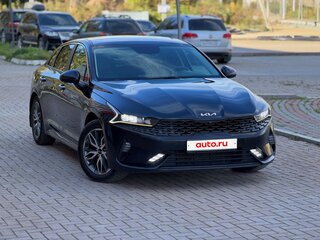 2022 Kia K5 III, чёрный, 2500000 рублей, вид 3