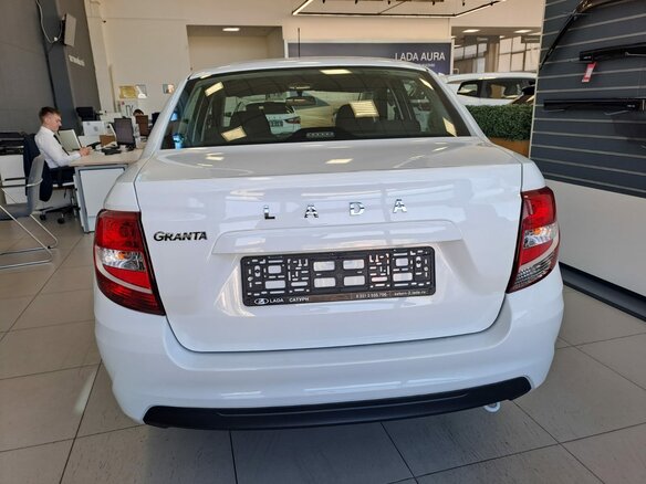 2026 Lada (ВАЗ) Granta I Рестайлинг, белый - вид 3