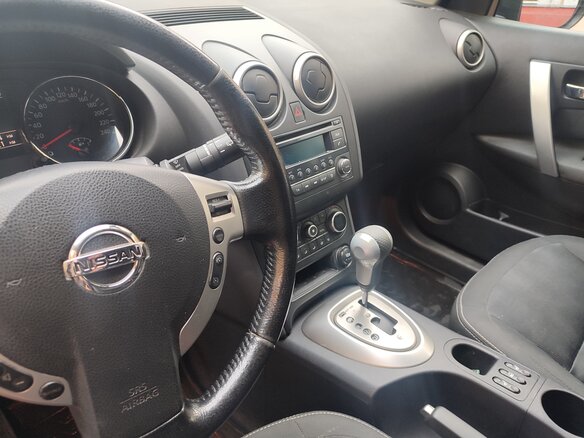 2012 Nissan Qashqai I Рестайлинг, чёрный, 850000 рублей - вид 4