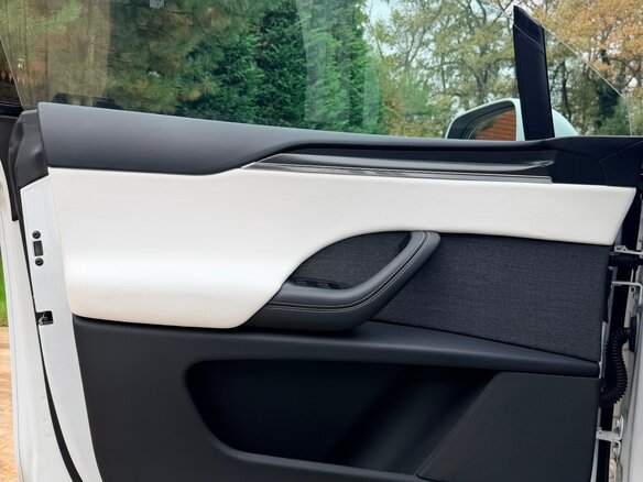 2022 Tesla Model X Plaid I Рестайлинг, белый, 11000000 рублей - вид 15