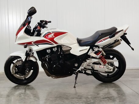 2010 Honda CB 1300, белый, 689000 рублей, вид 5
