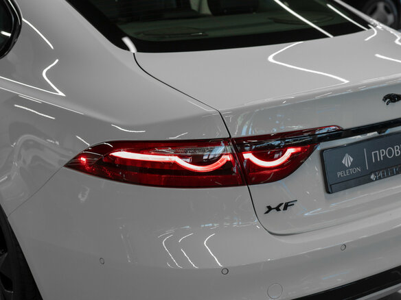 2021 Jaguar XF, белый - вид 25